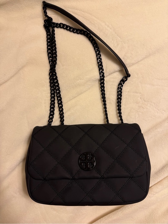 Tory Burch Handbags - Tory Burch Fleming Quilted Chain Shoulder Bag in Black
